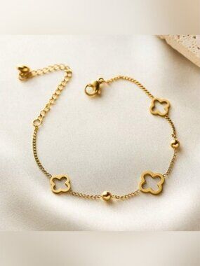 Gold Plated Stainless Steel Clover Cutout Bracelet